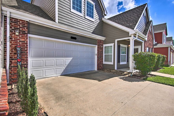 Walk to Lake: Family Gem w / Pool Access in Afton