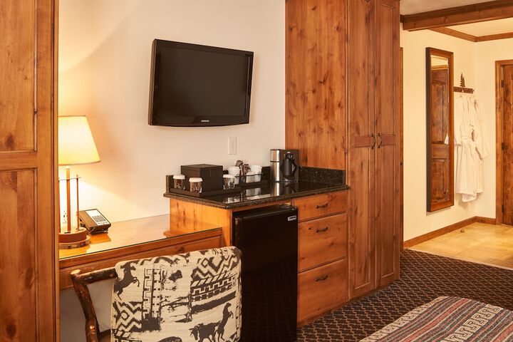 Room 48 of 59