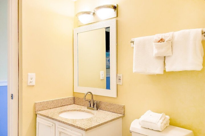 Room 17 of 28