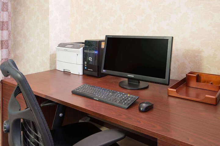Business Center 40 of 41