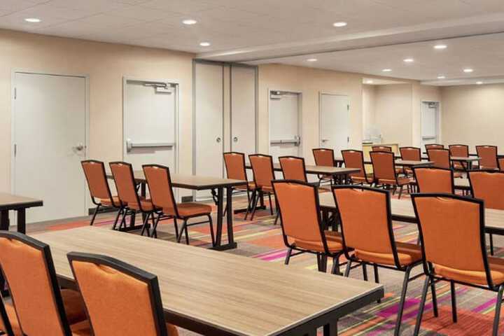 Home2 Suites by Hilton Woodbridge Potomac Mills