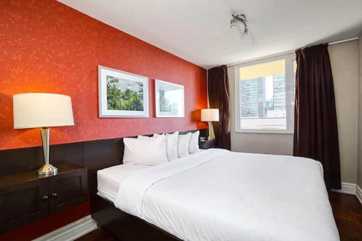 Room 22 of 32