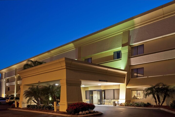 Hotel 4 of 32