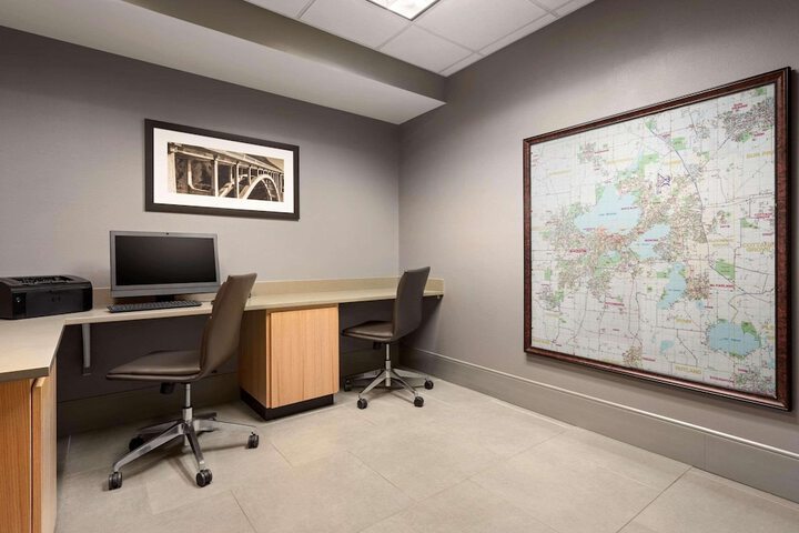 Business Center 20 of 20