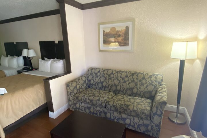 Room 14 of 27