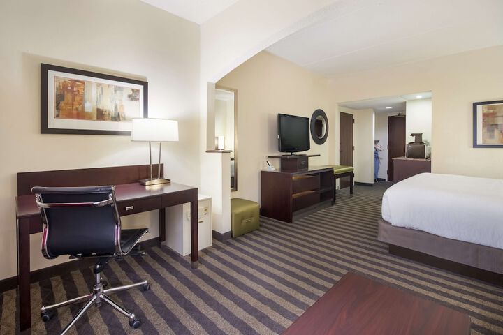 Room 6 of 26