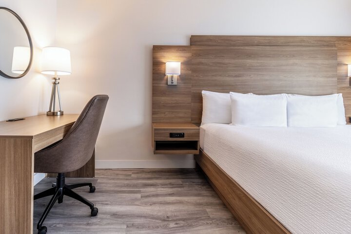 Room 103 of 157