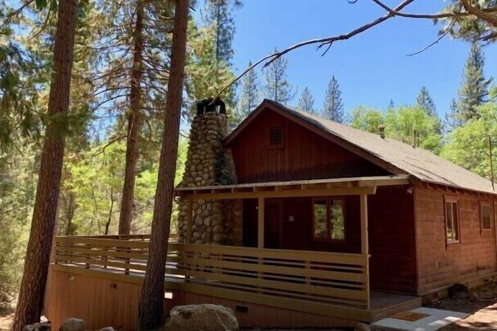 Yosemite Scenic Wonders Along the River