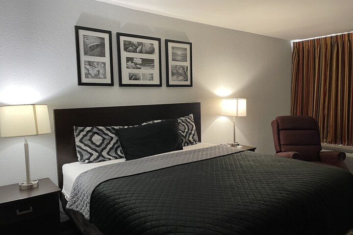 Room 14 of 30