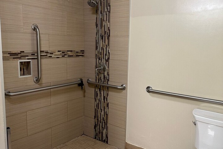 Room 4 of 7