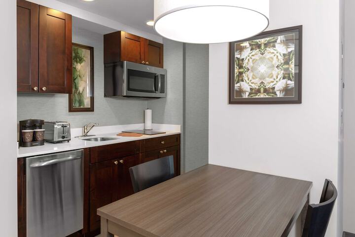 Homewood Suites by Hilton Lansing Eastwood