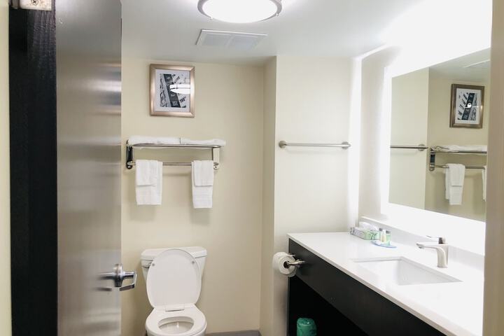 Quality Inn & Suites Lake Charles South