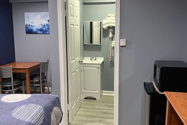 Room 33 of 34