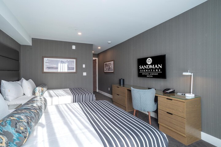 Room 37 of 61
