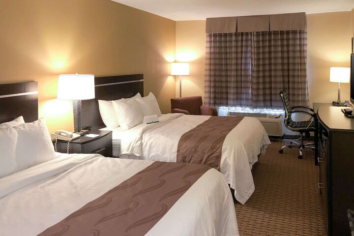 Room 6 of 25
