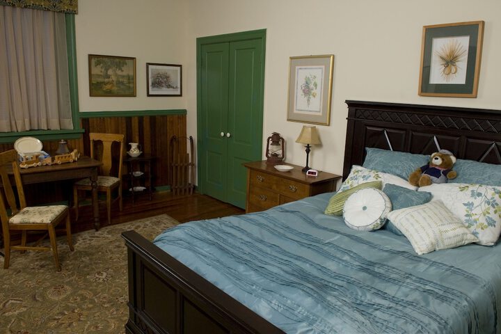 Room 4 of 7