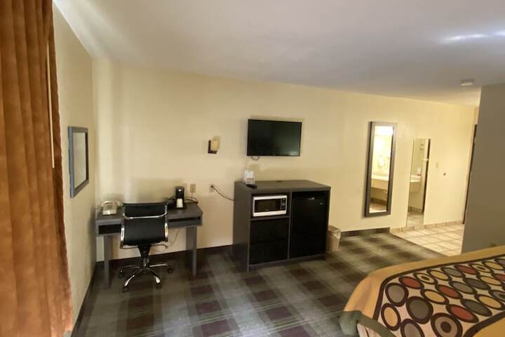 Room 40 of 43
