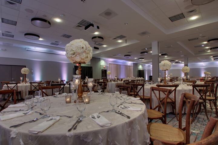 Holiday Inn & Suites Peoria at Grand Prairie by IHG