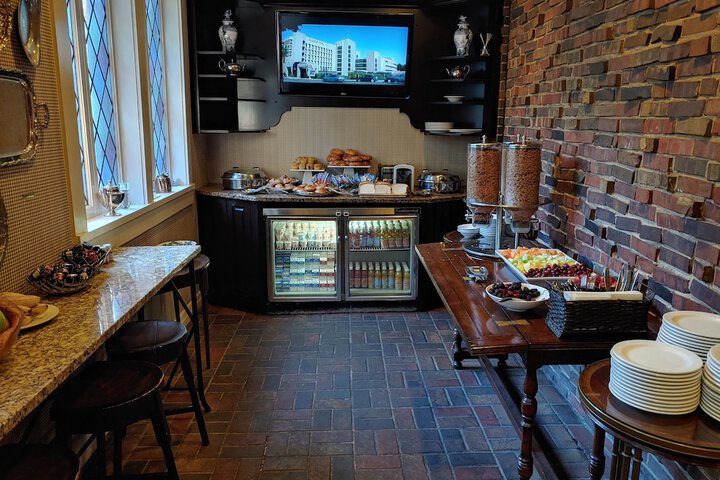 Breakfast/Coffee Service 56 of 68