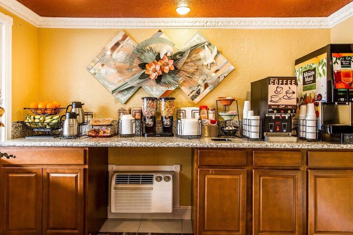 Breakfast/Coffee Service 57 of 59