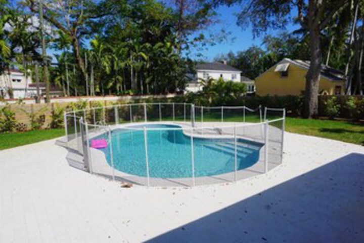 Luxe Miami Shores Home With Pool & BBQ