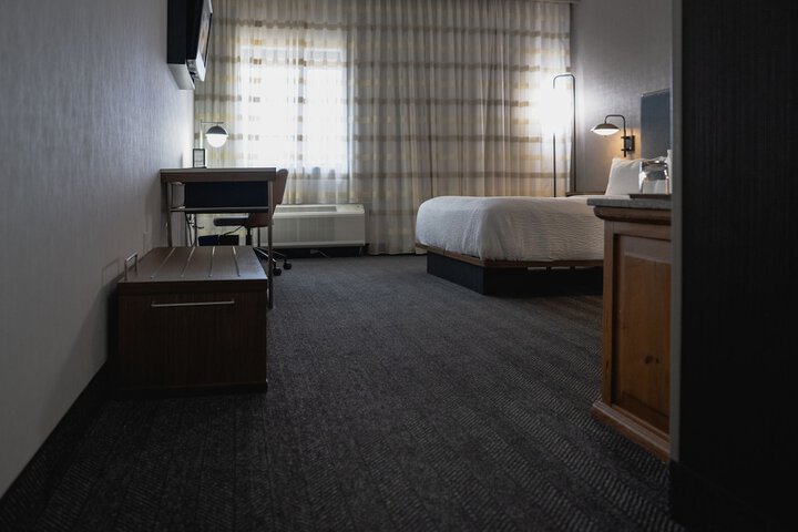 Room 40 of 65