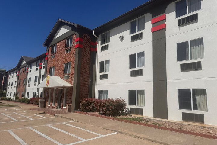 Hotel 2 of 34