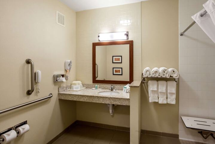 Room 14 of 36