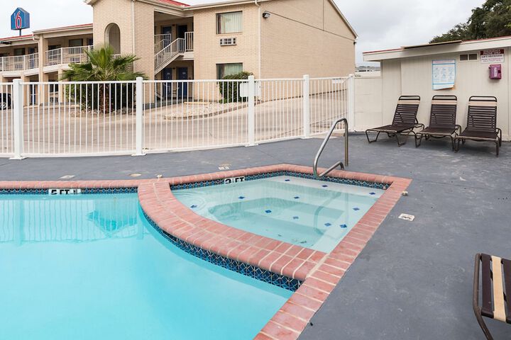 Pool 11 of 35