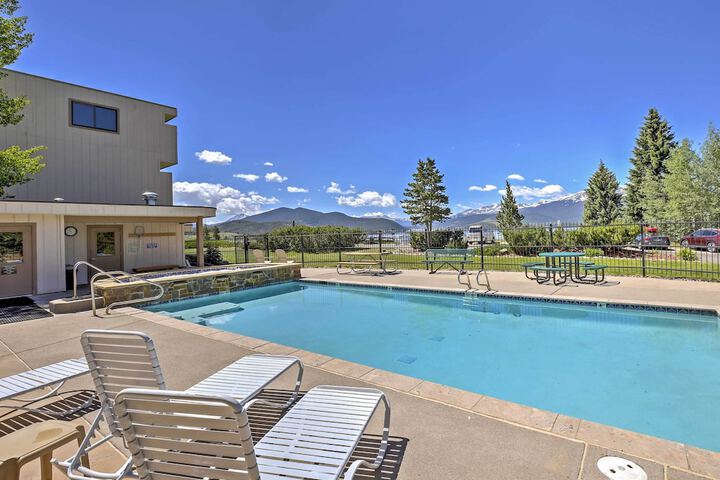 Lakefront Dillon Condo w / Pool Access: Near Skiing