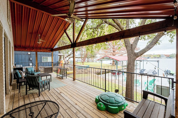 Lake LBJ Waterfront Family-friendly Retreat!