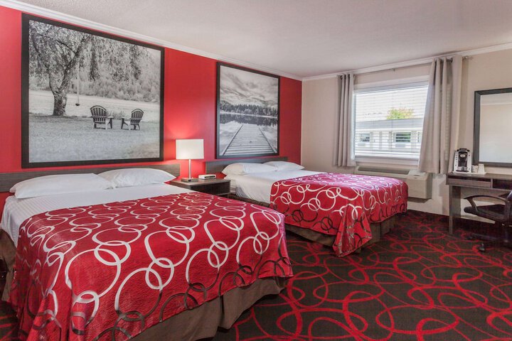 Room 16 of 28