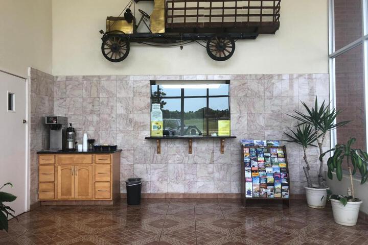 Mid Continent Inn