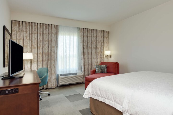 Room 28 of 65