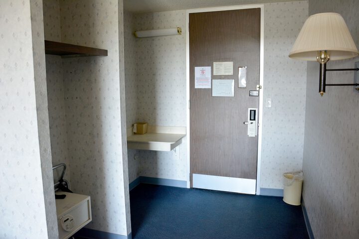 Room 16 of 51