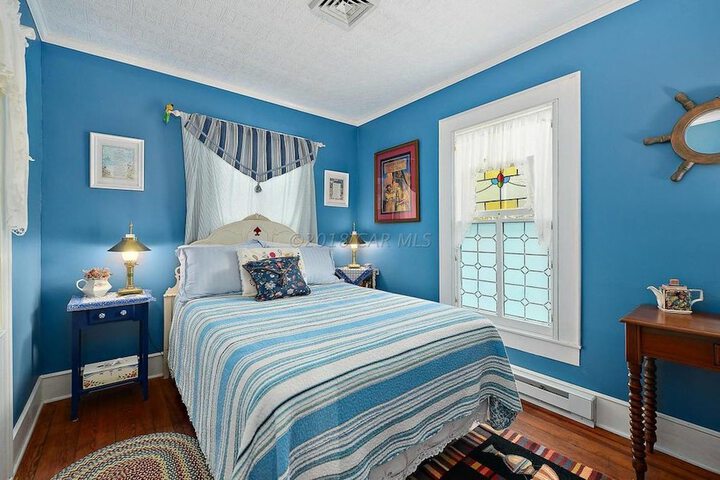 PRINCESS ANNE BOOK LOVERS INN