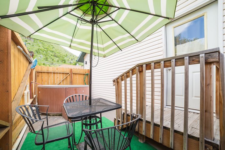 Terrace/Patio 25 of 27