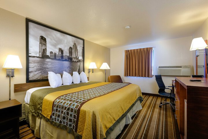 Room 16 of 34