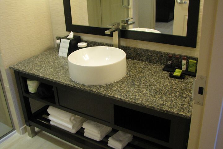 Embassy Suites Newark Airport