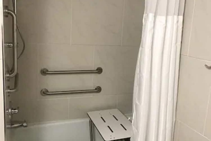 Room 10 of 30