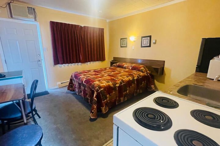 Room 28 of 44