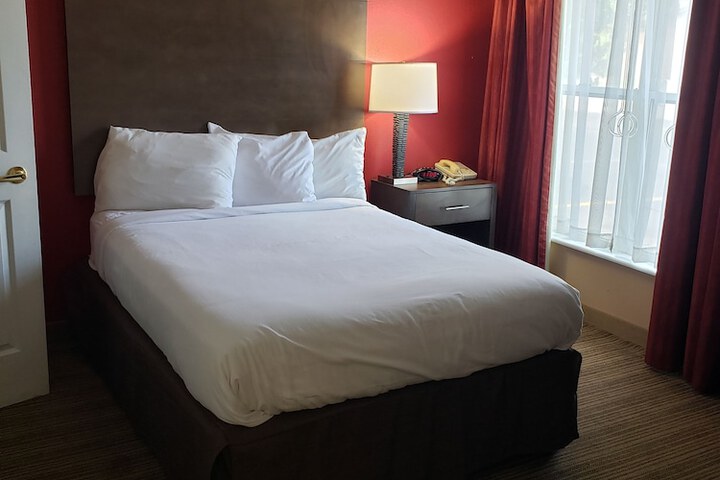 Room 14 of 26