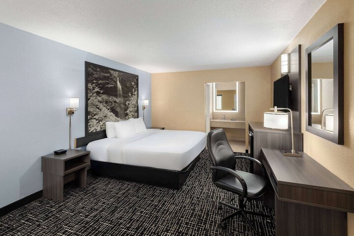 Room 46 of 58