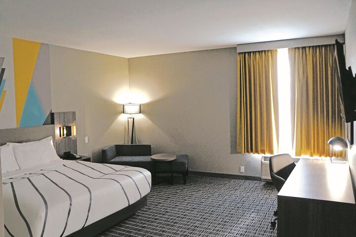 Room 47 of 69