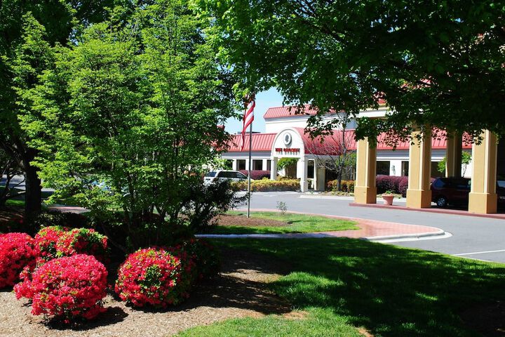 Hotel Exterior 37 of 41