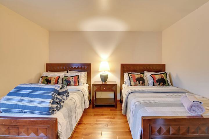 1 Mi to Hunter Mtn Skiing: Family-friendly Stay!