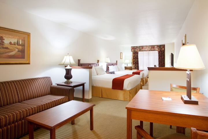 Room 17 of 28