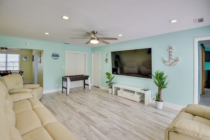 Riverfront Port Orange Home w / Dock & Slip!