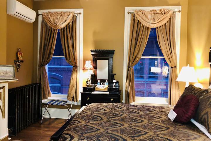 Room 70 of 95