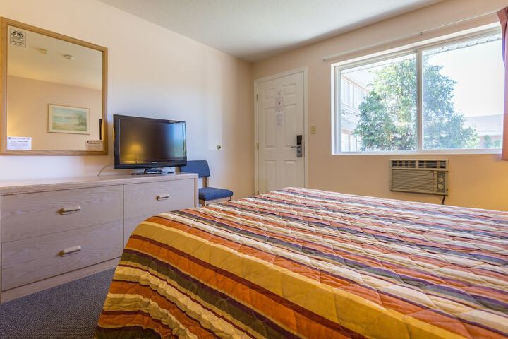 Room 17 of 40